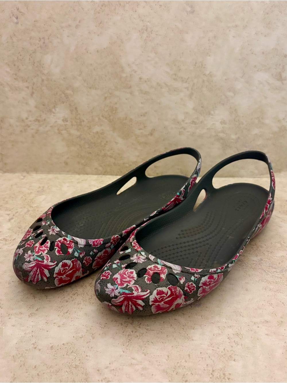 CROCS Women's Pink Floral Slingback Flats on Gray Base